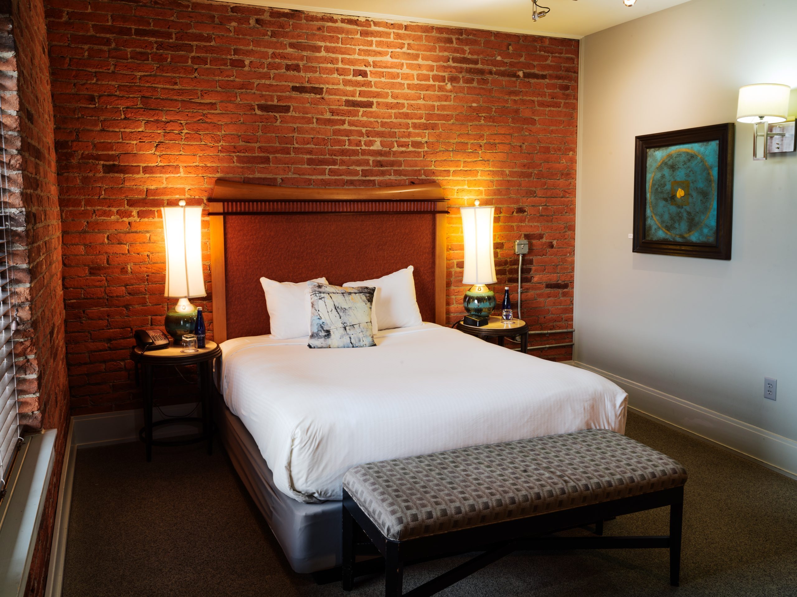 Queen Room queen bedroom